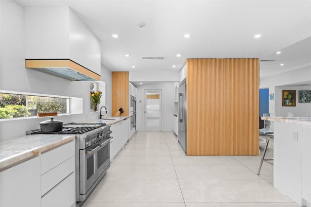 3748 Prairie Ave, Miami Beach, FL 33140