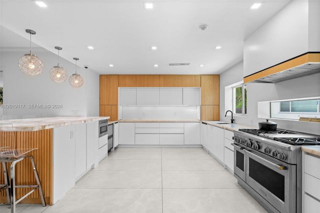 3748 Prairie Ave, Miami Beach, FL 33140