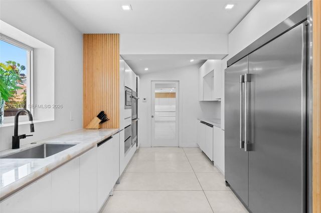 3748 Prairie Ave, Miami Beach, FL 33140