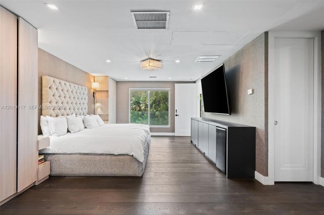 3748 Prairie Ave, Miami Beach, FL 33140