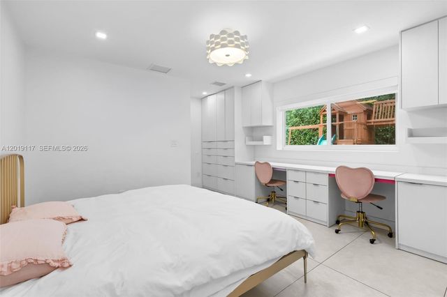 3748 Prairie Ave, Miami Beach, FL 33140