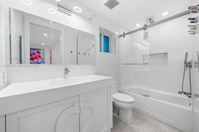 3748 Prairie Ave, Miami Beach, FL 33140