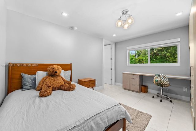 3748 Prairie Ave, Miami Beach, FL 33140