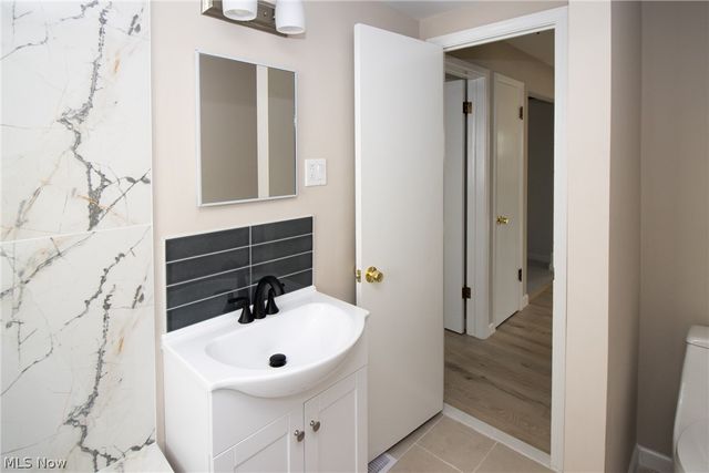 24791 Drakefield Avenue, Euclid, OH 44123