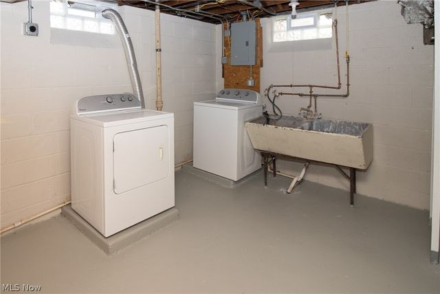 24791 Drakefield Avenue, Euclid, OH 44123