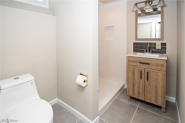 24791 Drakefield Avenue, Euclid, OH 44123