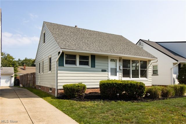 24791 Drakefield Avenue, Euclid, OH 44123
