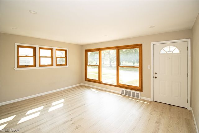 24791 Drakefield Avenue, Euclid, OH 44123