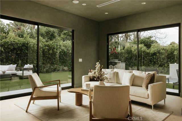 4273 Murietta Avenue, Sherman Oaks, CA 91423