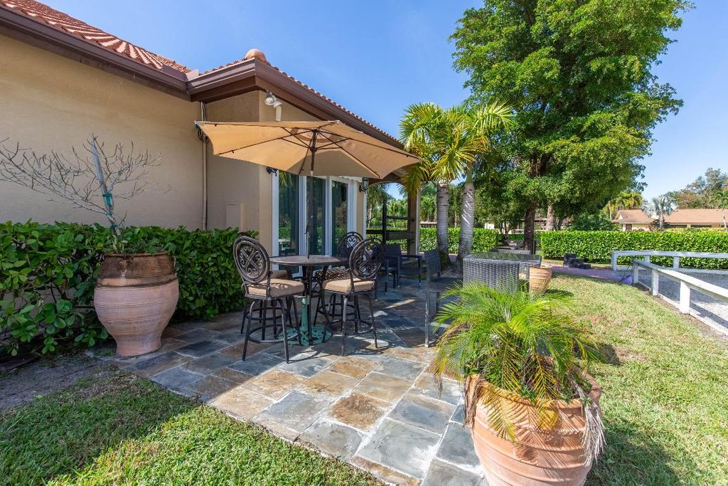 Image 30 of property listing at 14943 Paddock Drive, Wellington, FL 33414