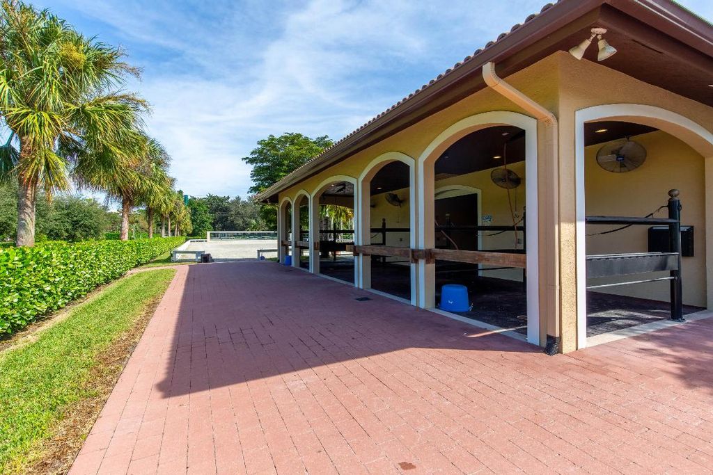 Image 41 of property listing at 14943 Paddock Drive, Wellington, FL 33414