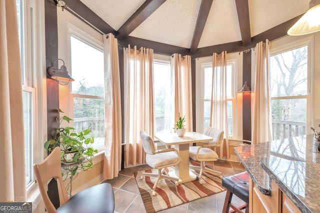 221 Hawick Lane, Mcdonough, GA 30253