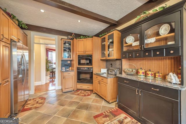 221 Hawick Lane, Mcdonough, GA 30253