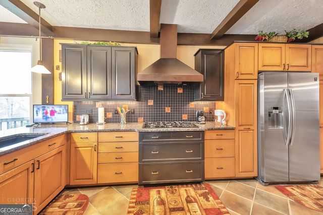 221 Hawick Lane, Mcdonough, GA 30253