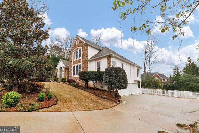 221 Hawick Lane, Mcdonough, GA 30253