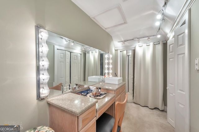 221 Hawick Lane, Mcdonough, GA 30253