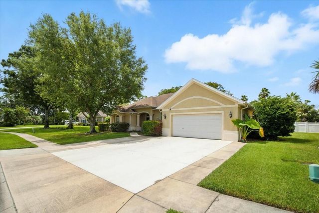 24 LAKESIDE PLACE W, Palm Coast, FL 32137