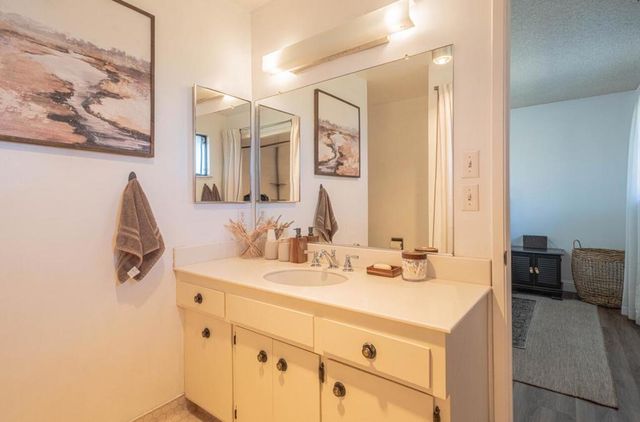 330 Woodside Drive 105, Salinas, CA 93901