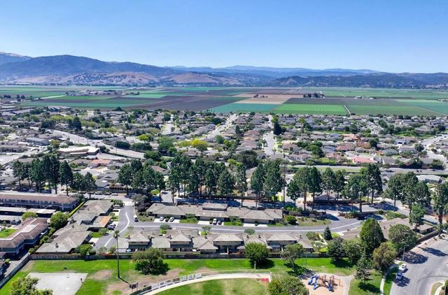 330 Woodside Drive 105, Salinas, CA 93901