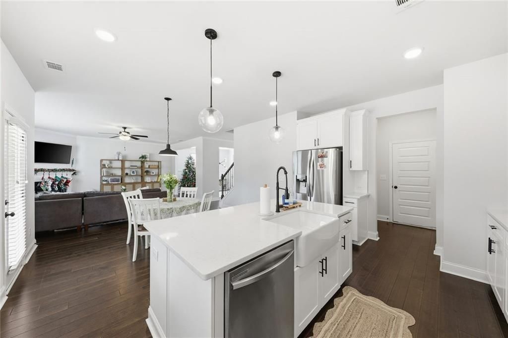 Image 6 of property listing at 4125 Golden Knoll Road, Cumming, GA 30028