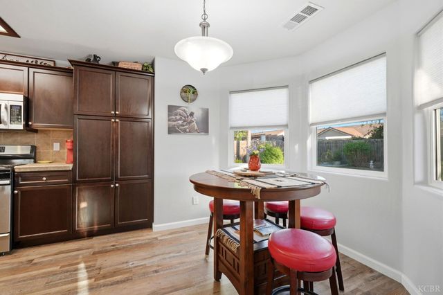 1431 W Ambassador Way, Hanford, CA 93230