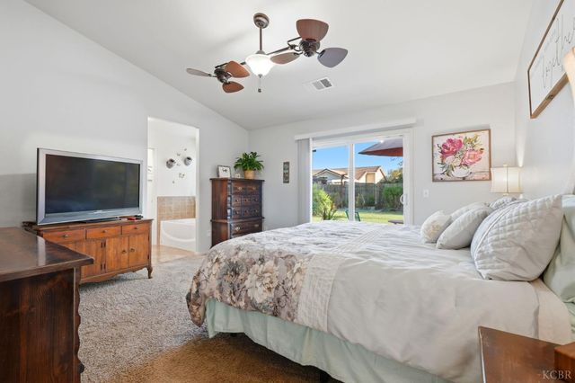 1431 W Ambassador Way, Hanford, CA 93230