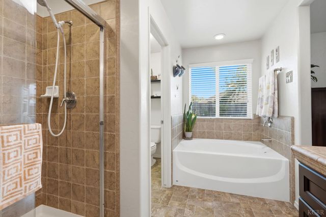 1431 W Ambassador Way, Hanford, CA 93230