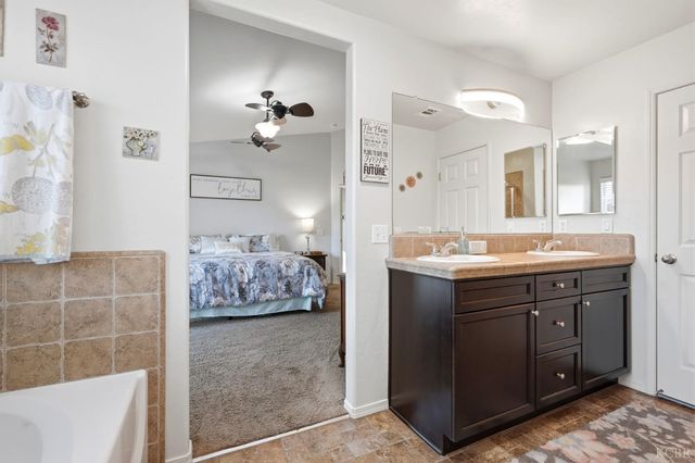 1431 W Ambassador Way, Hanford, CA 93230