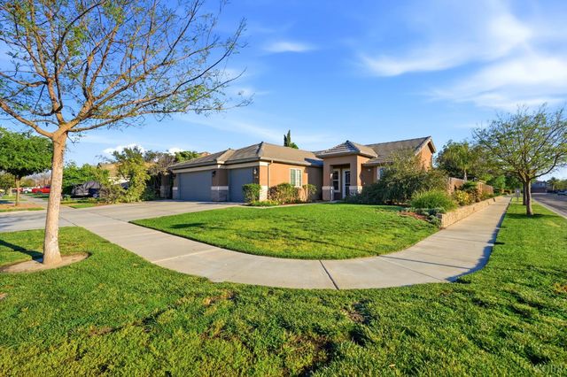 1431 W Ambassador Way, Hanford, CA 93230