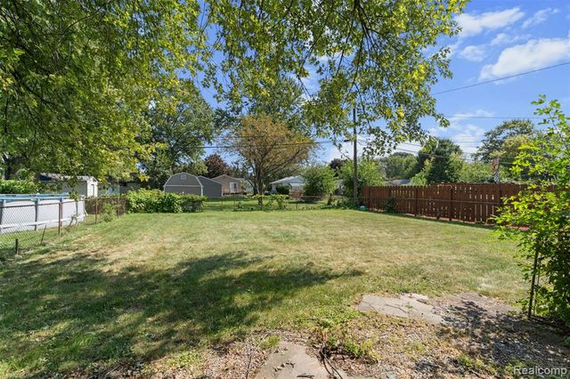 9381 Pardee Road, Taylor, MI 48180