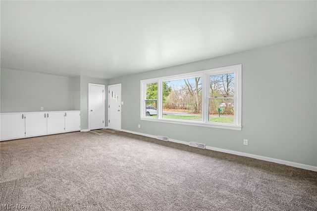 4385 Rex Lake Drive, New Franklin, OH 44319