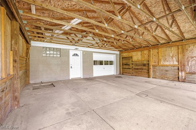 4385 Rex Lake Drive, New Franklin, OH 44319