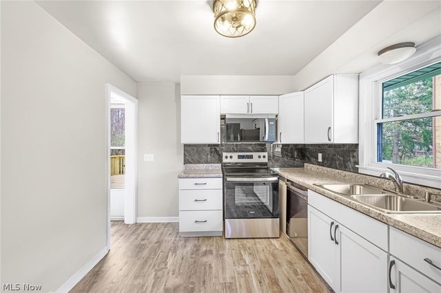 4385 Rex Lake Drive, New Franklin, OH 44319