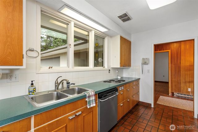 9428 Tracyton Boulevard NW, Bremerton, WA 98311