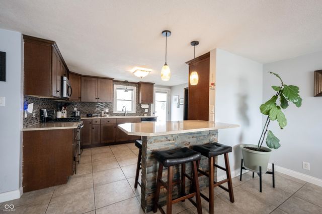 7944 W 1000 S, Fortville, IN 46040