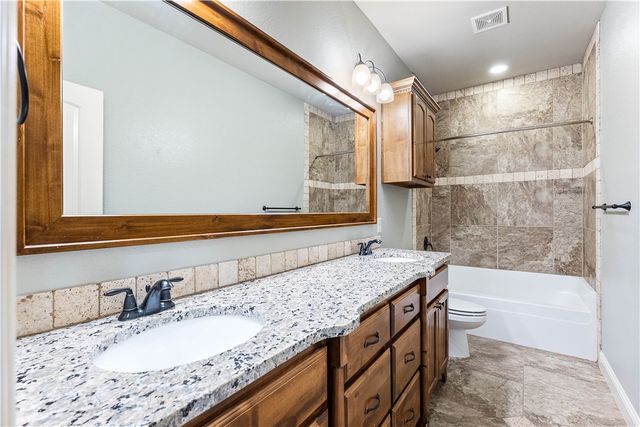 3657 N Lalique Lane, Fayetteville, AR 72704