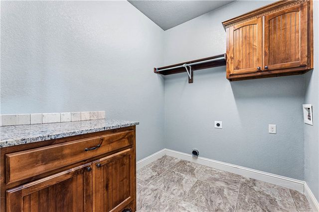 3657 N Lalique Lane, Fayetteville, AR 72704