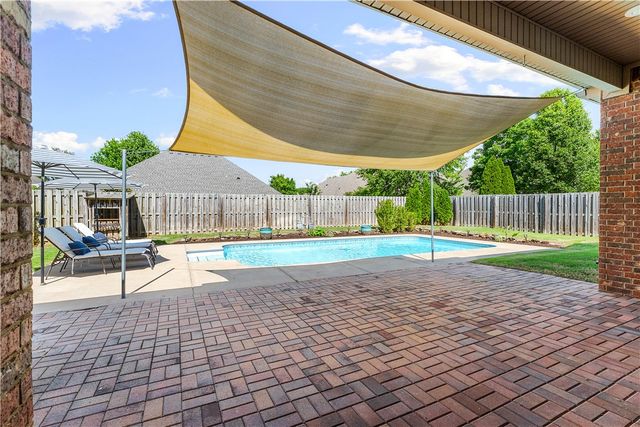 3657 N Lalique Lane, Fayetteville, AR 72704