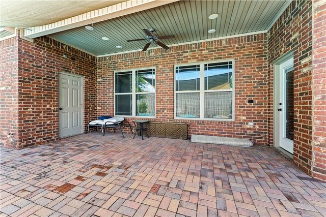 3657 N Lalique Lane, Fayetteville, AR 72704