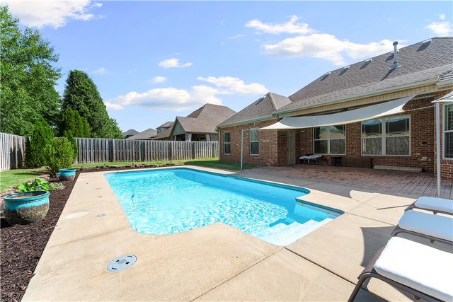 3657 N Lalique Lane, Fayetteville, AR 72704