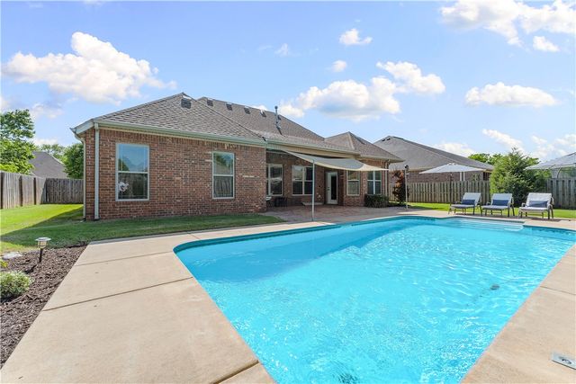 3657 N Lalique Lane, Fayetteville, AR 72704