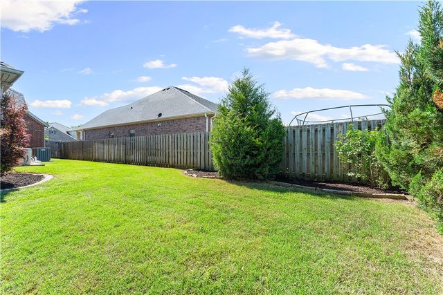 3657 N Lalique Lane, Fayetteville, AR 72704