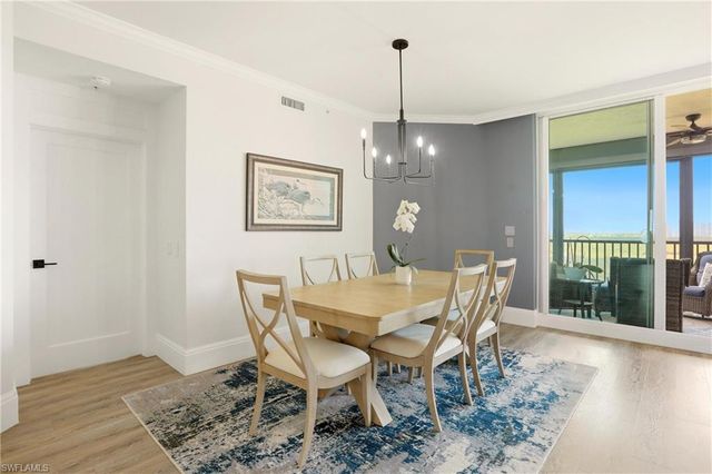 425 Cove Tower DR 1002, Naples, FL 34110