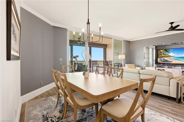 425 Cove Tower DR 1002, Naples, FL 34110