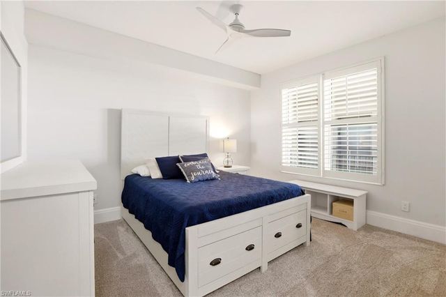 425 Cove Tower DR 1002, Naples, FL 34110