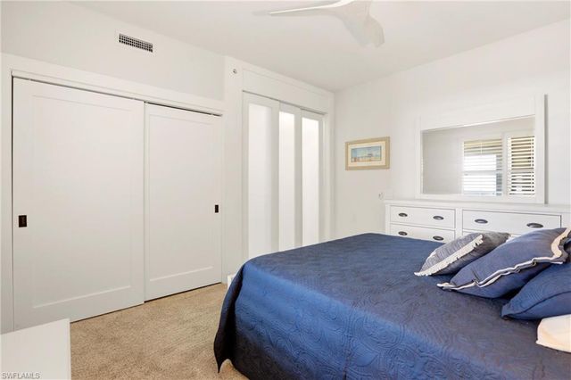 425 Cove Tower DR 1002, Naples, FL 34110