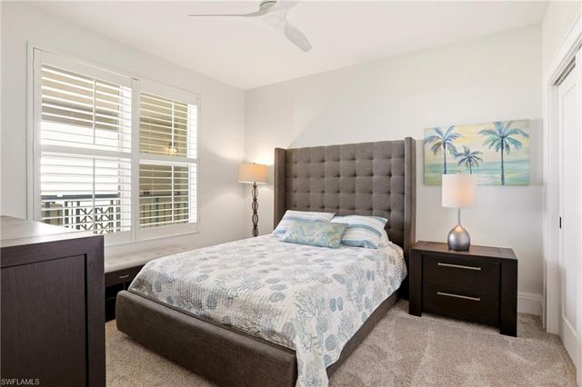 425 Cove Tower DR 1002, Naples, FL 34110