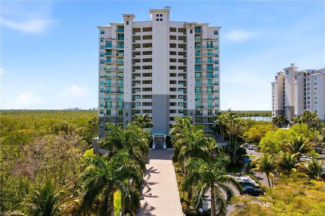 425 Cove Tower DR 1002, Naples, FL 34110