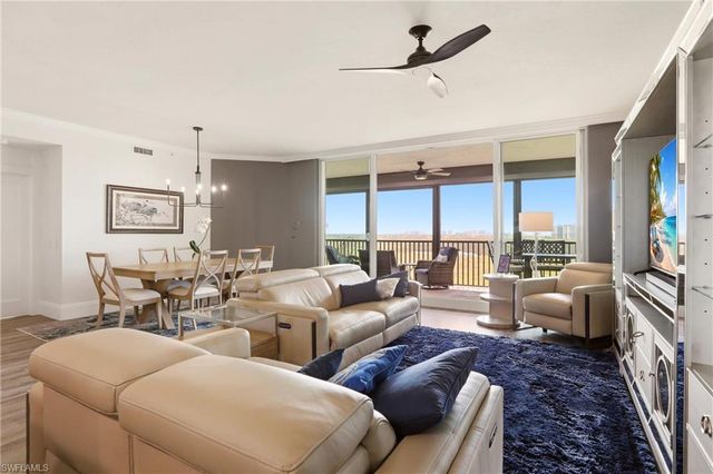 425 Cove Tower DR 1002, Naples, FL 34110