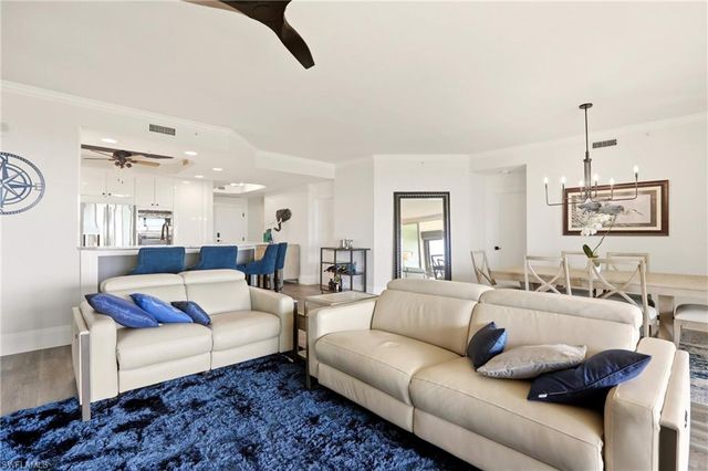 425 Cove Tower DR 1002, Naples, FL 34110